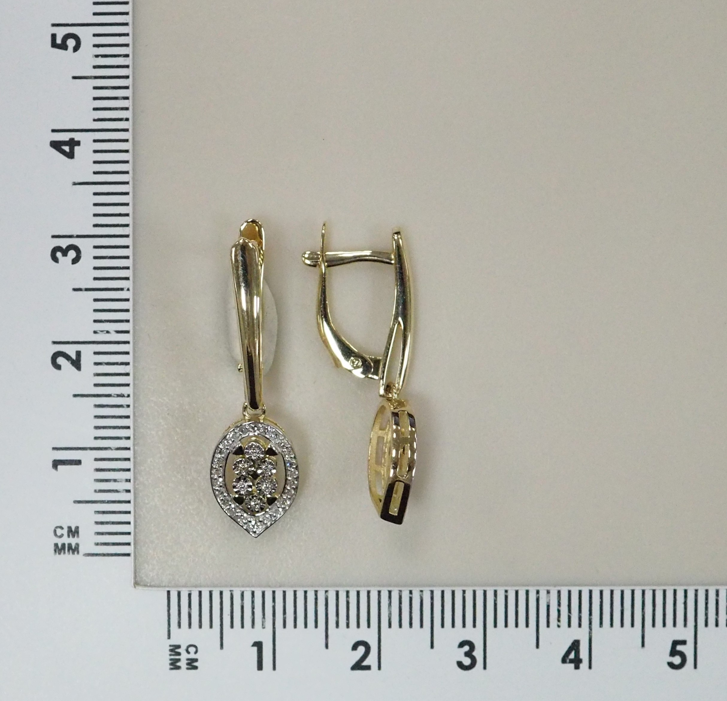 Серьги из желтого золота с бриллиантами